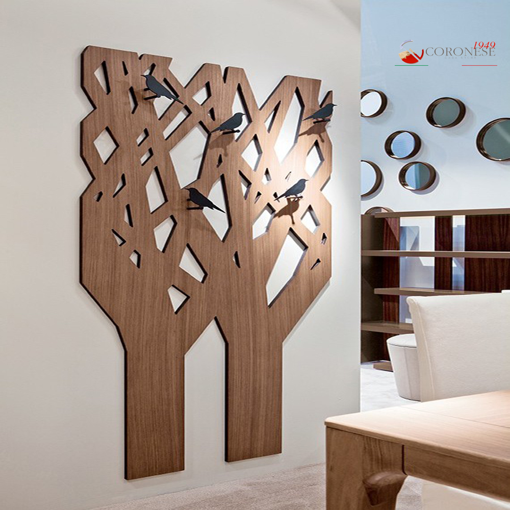 Capricci del legno - Pannello appendiabiti da parete con albero intarsiato,  pomelli e mensole. Personalizzabile a vostra scelta e realizzato su  commissione!